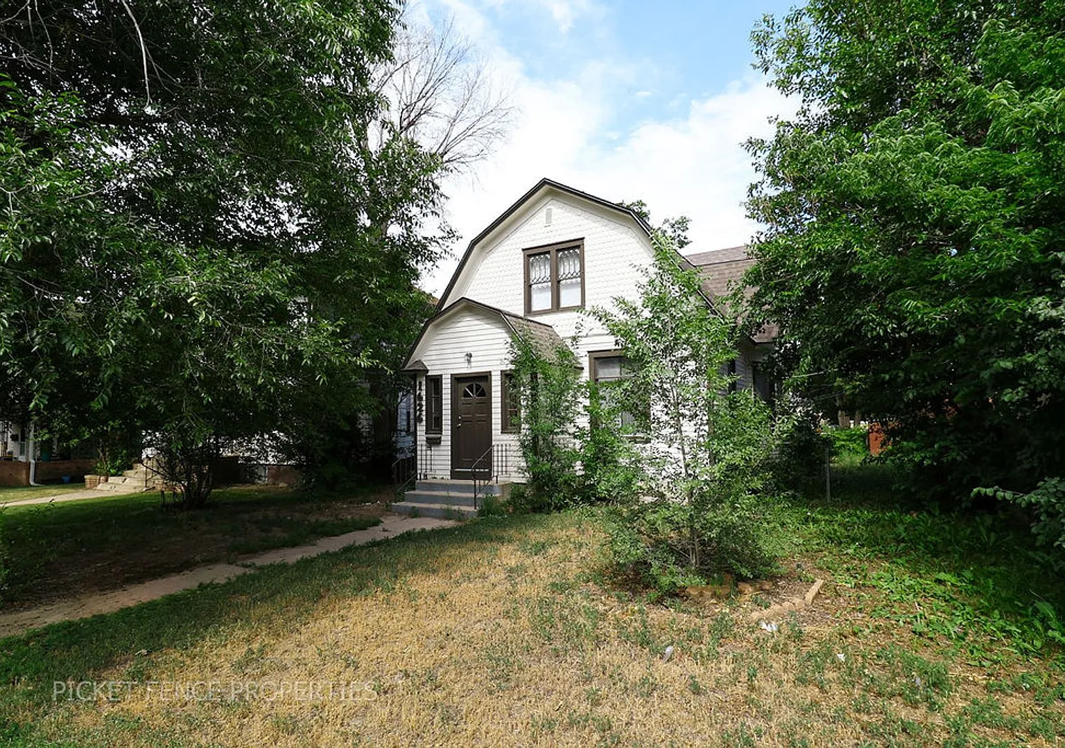 5 Bedroom, 2 bath Home! Close to UNC! — Photo 1