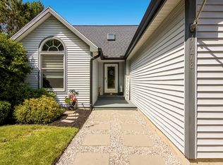 4478 Hampshire Dr, Williamsburg, MI 49690