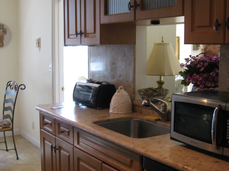 1st image of 4200 Hillcrest Dr APT 511