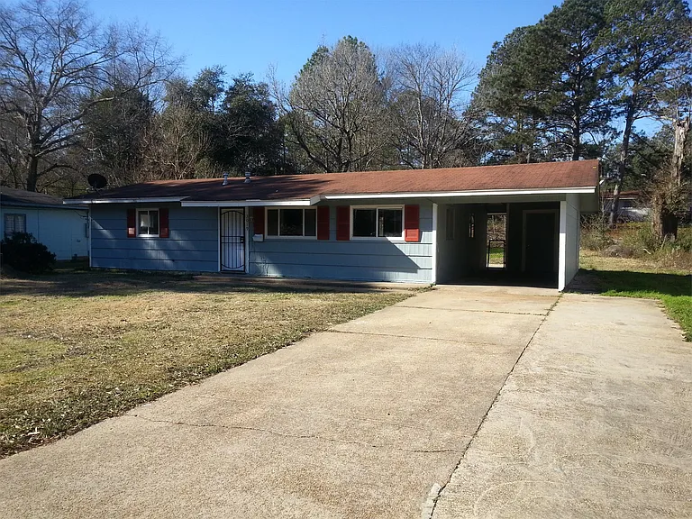 3019 Lakewood Dr — Photo 5