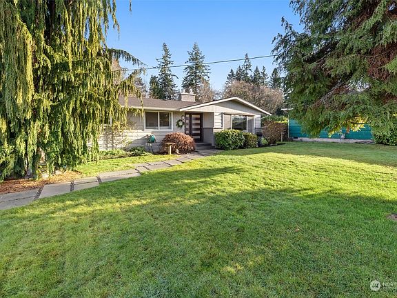 3rd image of 713 Crown Drive