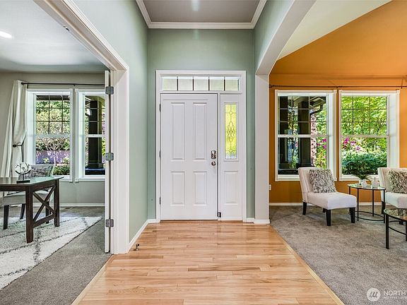 5th image of 10609 83rd Avenue SW