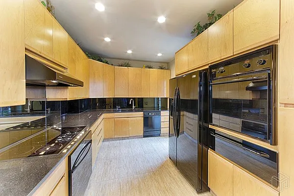 Rented by Halstead Real Estate | media 31