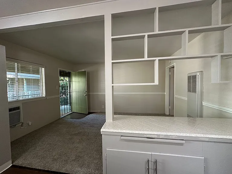 2508 L Street Classic Midtown Living — Photo 45