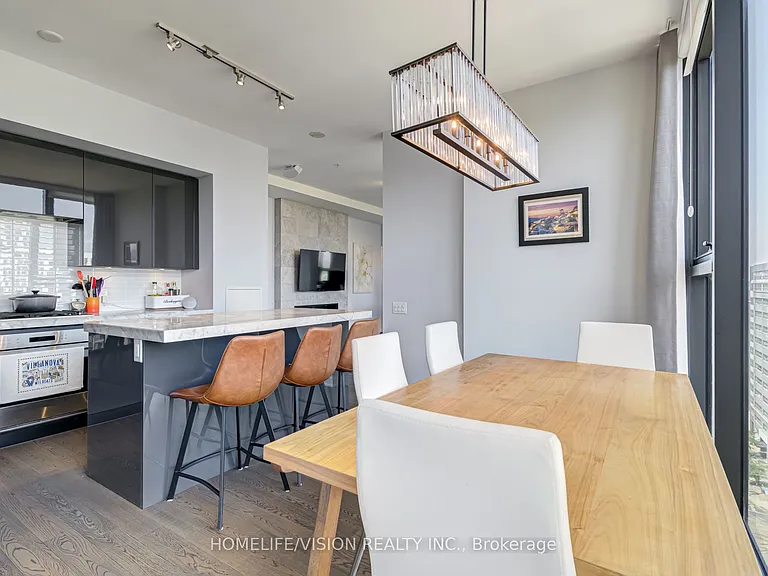 629 King St W #Penthouse 1415 — Photo 13