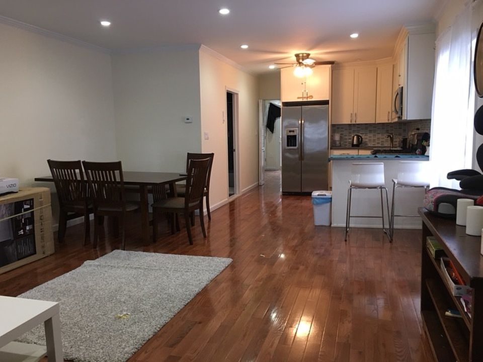 2nd image of 1132 Banner Ave #01
