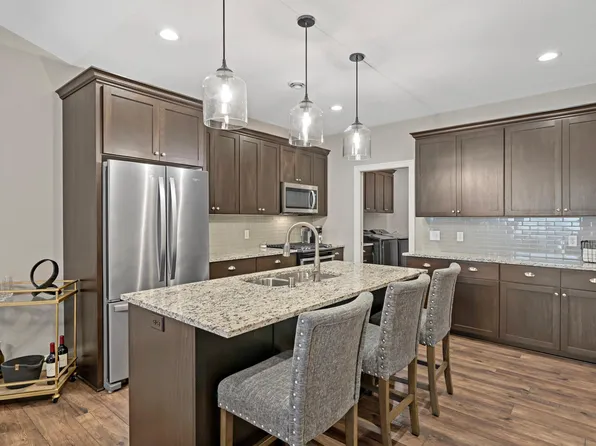 602 Liberty Way, Vadnais Heights, MN 55127