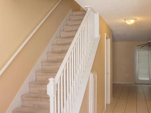 5th image of 968 Scenic Oak Ln