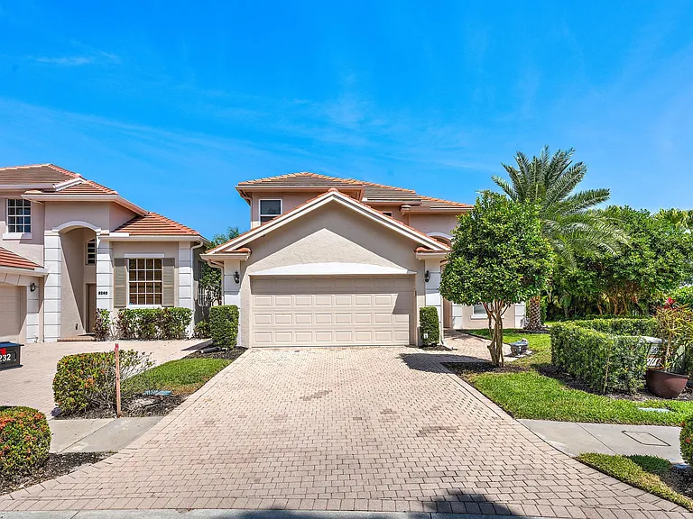 8232 Heritage Club Dr — Photo 3