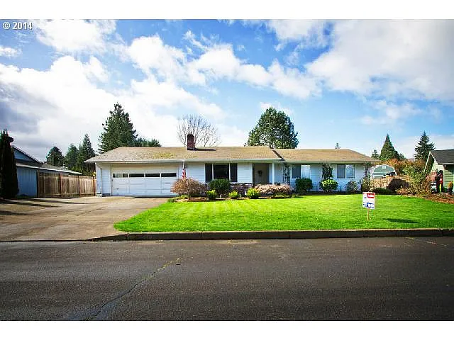 871 NE 5th Dr photo 1