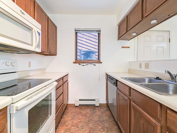 4th image of 1018 Dogwood St APT 301