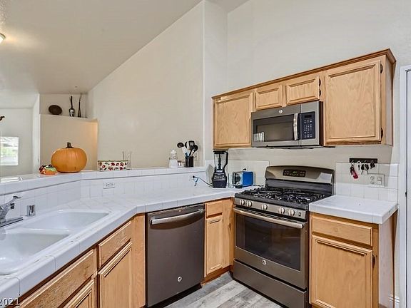 2nd image of 2050 Los Feliz St Unit 110