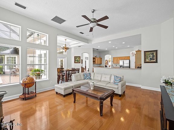3rd image of 8019 WEATHERBY Court