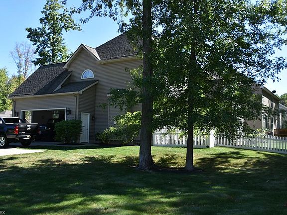 3rd image of 150 Centennial Dr