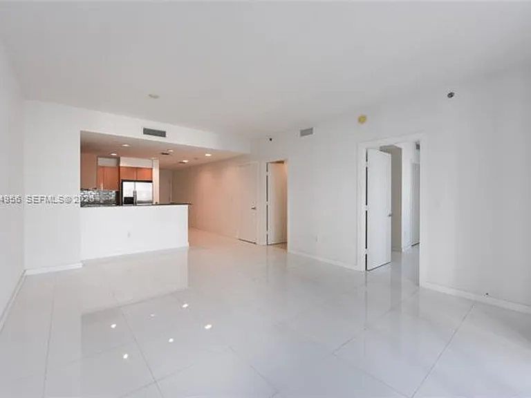 1060 Brickell Ave #1715 — Photo 4