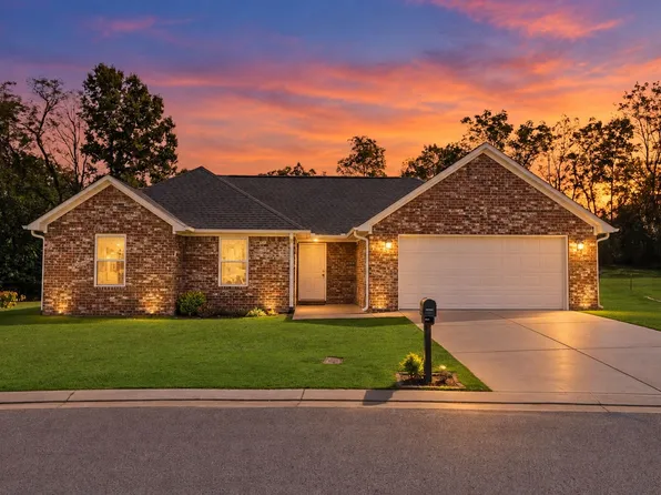 8013 Pillow Dr, Milan, TN 38358