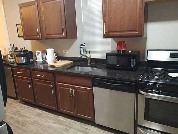 5th image of 2041 W McLean Ave #1G
