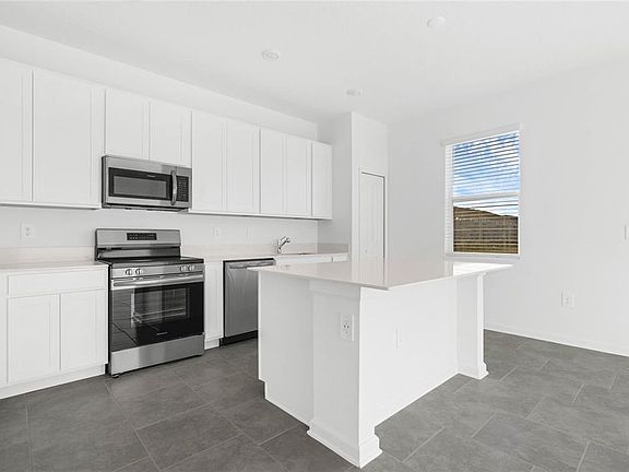 3rd image of 2788 Pierr St