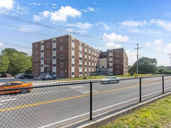 215 Winter St APT 5R, Weymouth, MA 02188