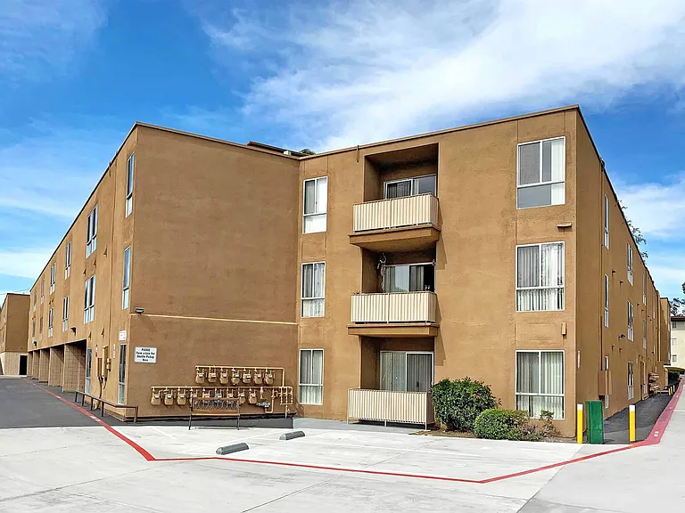 Dorchester Apartments | Spacious 1 & 2 Bedroom Apartments Near SDSU — Photo 15