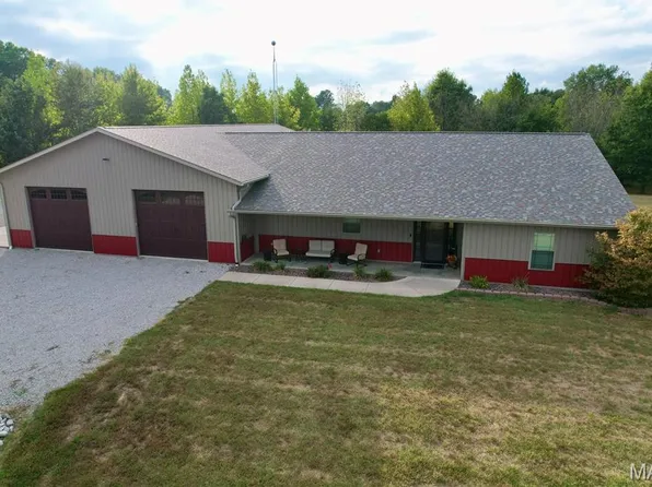 23757 N Carpenter Ln, Centralia, IL 62801