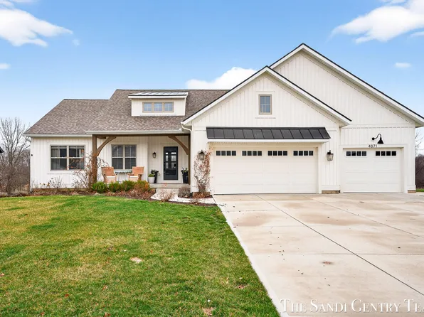 4871 Honeycrisp Dr, Rockford, MI 49341
