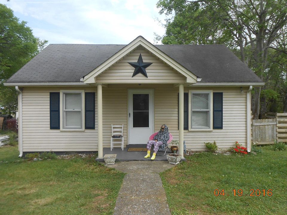 1st image of 210 Ray St