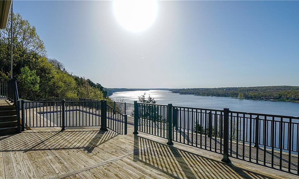 1st image of 204 Tall Oaks Dr