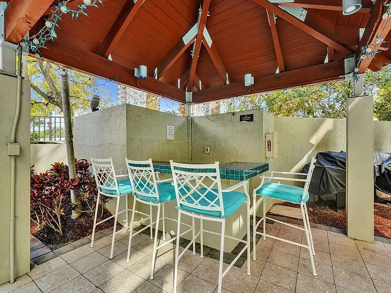 401 4th Ave #203 — Photo 32