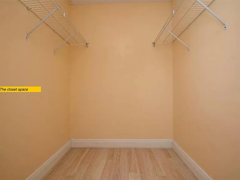 20681 NE 4th Pl #102 — Photo 10