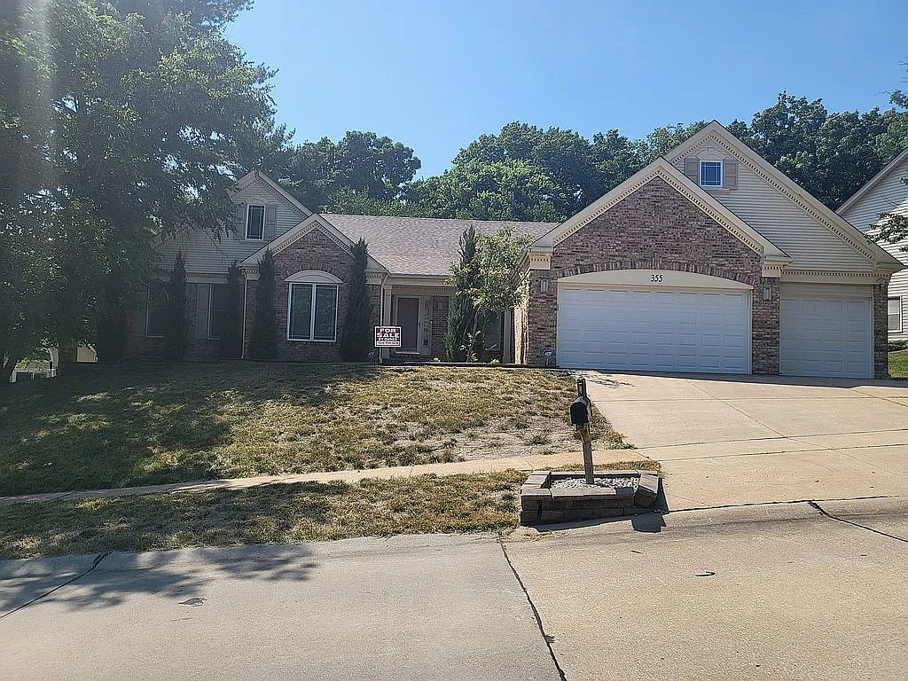 355 Turnberry Place Dr photo 1