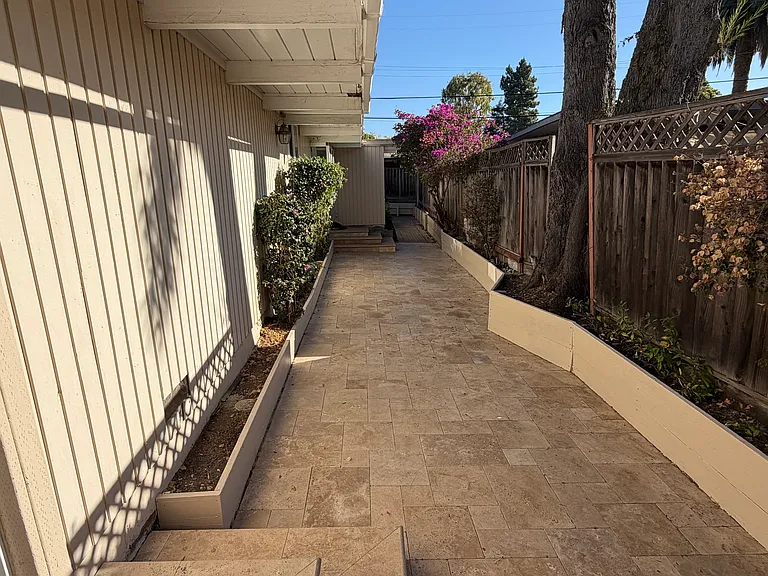 2439 Thaddeus Dr — Photo 2