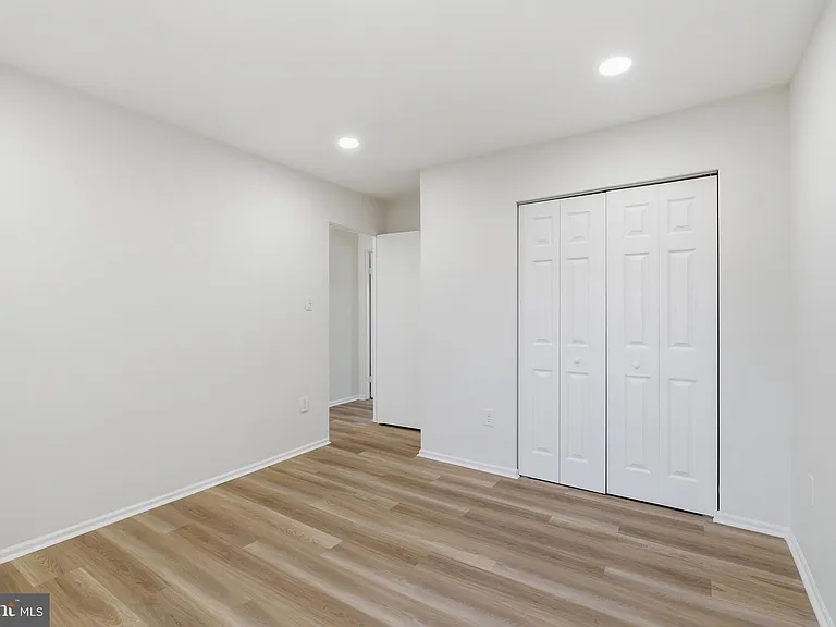 102 N Duke Dr — Photo 22