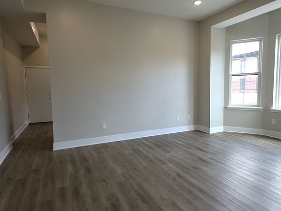3rd image of 4000 W Girard Ave