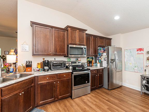 5th image of 9 Franciscan Ln