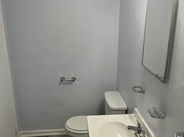 2009 McLain St APT A, Chesapeake, VA 23324