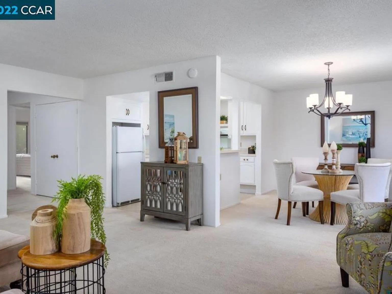 1548 Golden Rain Rd — Photo 2