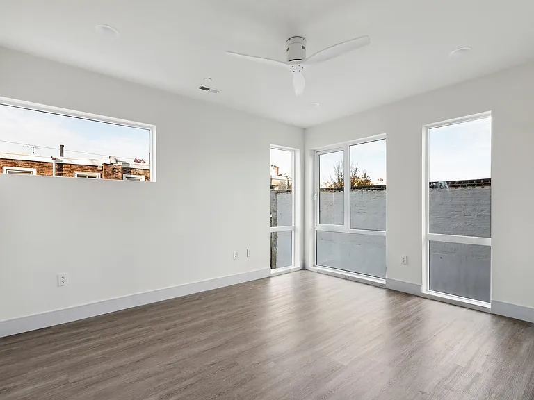 1221 E Fletcher St #212A — Photo 9