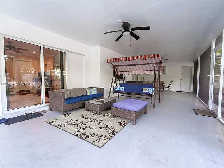 740 Ridgewood Ln — Photo 22