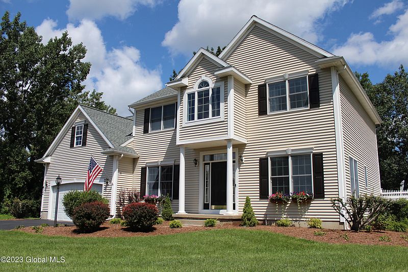 2nd image of 612 Vanderlyn Lane