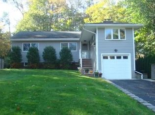 14 Manito Ave, Oakland, NJ 07436
