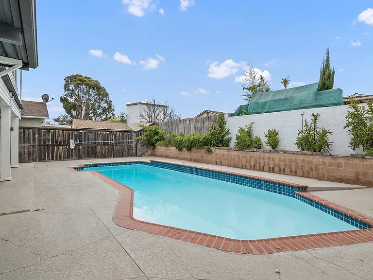 8629 Stanwell St — Photo 2