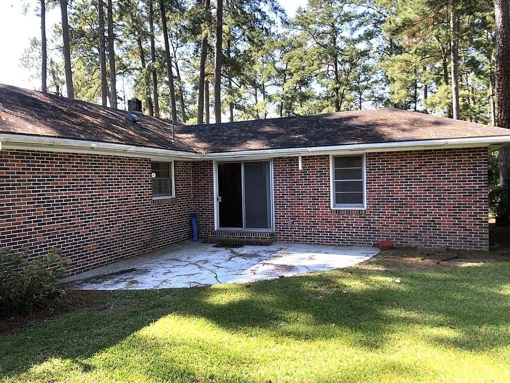 3 bed, 1649 sqft, $1,995 — Photo 2