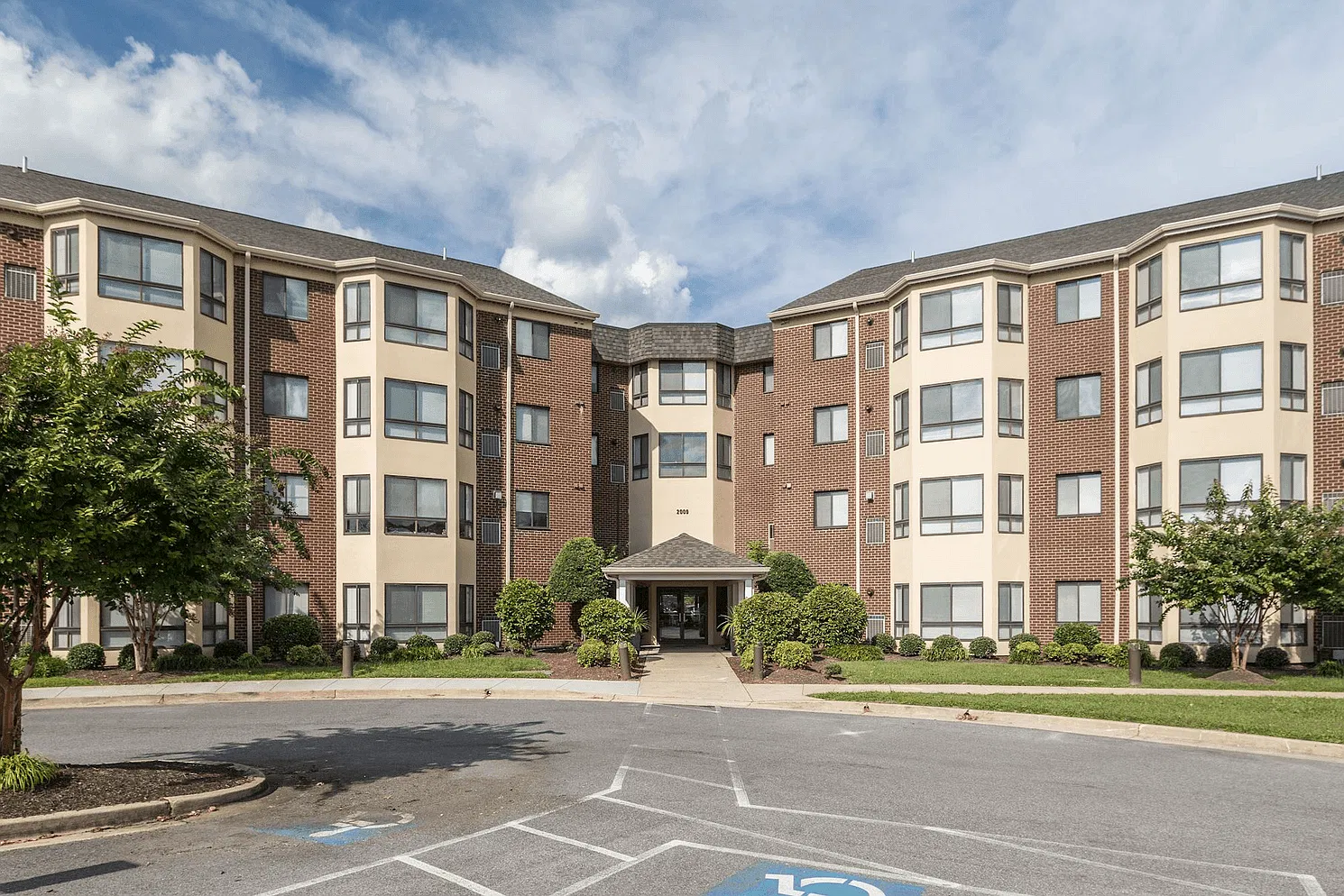 Village Lake Apartments — Photo 1