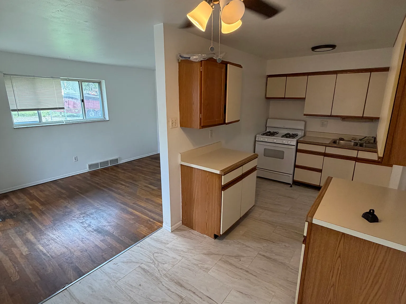 1 bed, 700 sqft, $685 — Photo 3