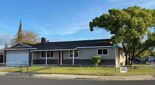 1126 Topaz Dr Photo 1