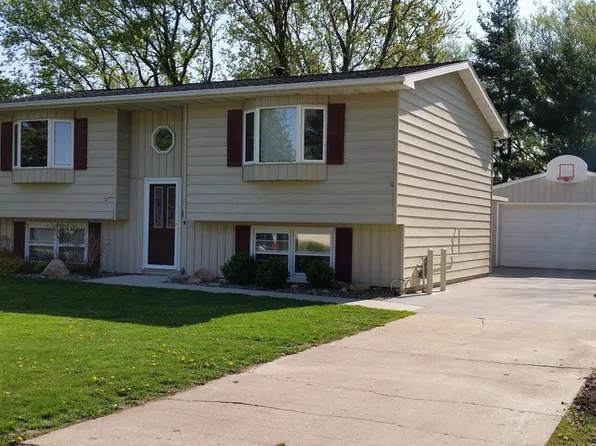 704 5th Ave NW, Kasson, MN 55944