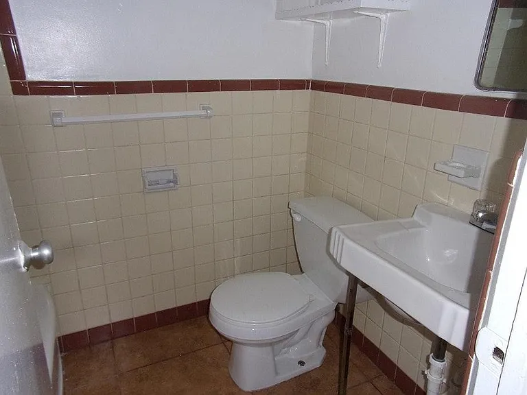 555 9th Ave N #5 — Photo 6