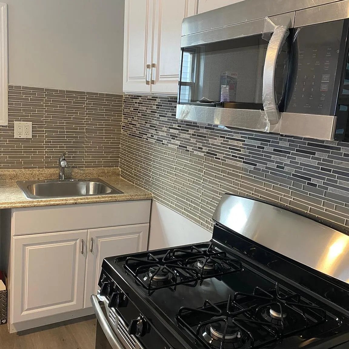 Studio, 1.0 bath, 650 sqft, $1,800 — Photo 4