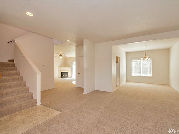 4th image of 3624 Bacall St NE